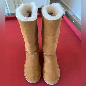 Koolaburra ugh brand boots.